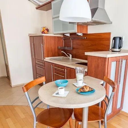 Tessa Apartament Z Balkonem +parking Apartment *